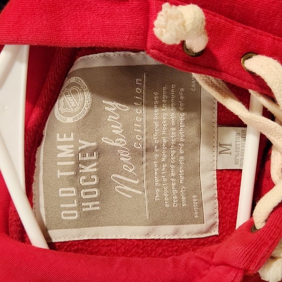 Boys Red Wings hoodie - Picture 3 of 3